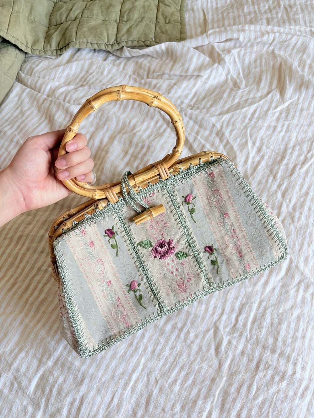 Vintage Floral Tapestry Bag with Bamboo Handle